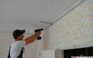 Натяжные потолки до поклейки обоев или после: выбираем очередность