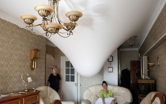 дырка в натяжном потолке что делать как убрать дырку на натяжном потолке