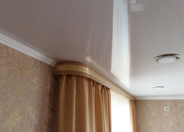 встроенный карниз в натяжной потолок натяжной потолок скрытая гардина