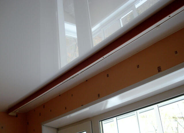 как сделать потолочный карниз на натяжном потолке