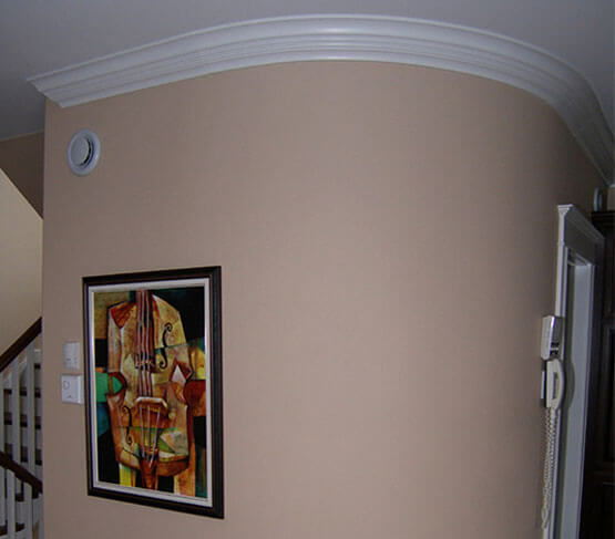 потолочный плинтус из полиуретана гибкий