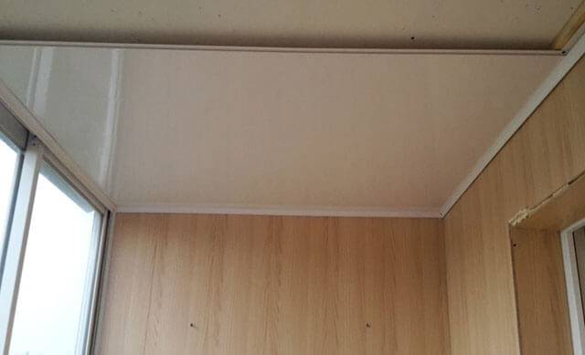 уголки для потолочного плинтуса ПВХ