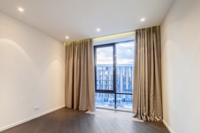 Скрытый карниз в натяжном потолке